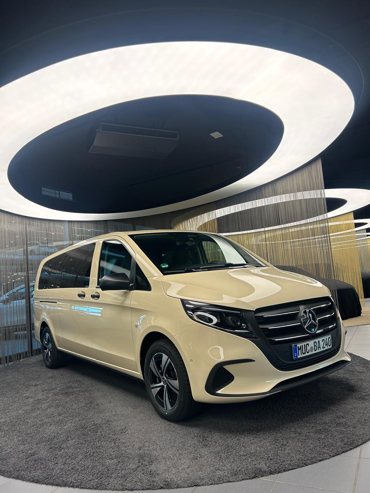 Taxi Adali Bus Fahrzeug 3