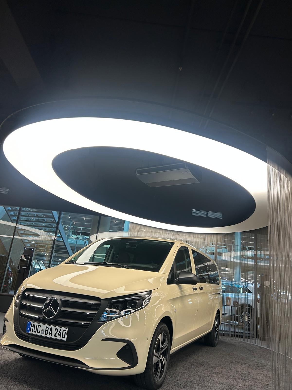 Taxi Adali Bus Fahrzeug 4